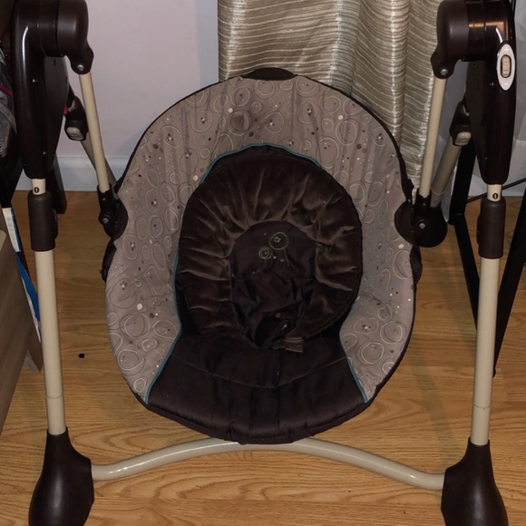 Baby swing & Baby bouncer - Picture 2 of 3